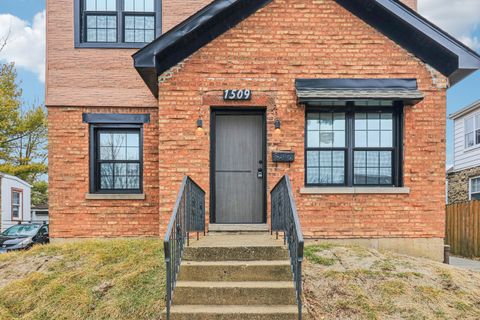 Tiny photo for 1509 Center Street, Des Plaines, IL 60018 (MLS # 12588683)