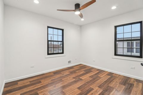 Tiny photo for 1509 Center Street, Des Plaines, IL 60018 (MLS # 12588683)