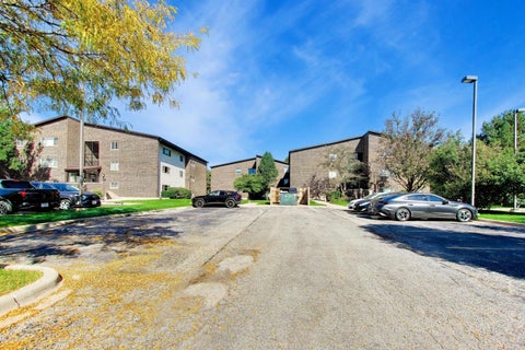 Tiny photo for 640 Perrie Drive #103, Elk Grove Village, IL 60007 (MLS # 12784129)