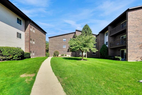 Tiny photo for 640 Perrie Drive #103, Elk Grove Village, IL 60007 (MLS # 12784129)