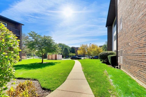 Tiny photo for 640 Perrie Drive #103, Elk Grove Village, IL 60007 (MLS # 12784129)
