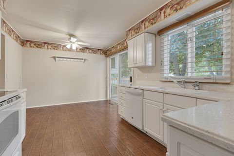 Tiny photo for 1021 Abbey Drive, Crystal Lake, IL 60014 (MLS # 12457711)