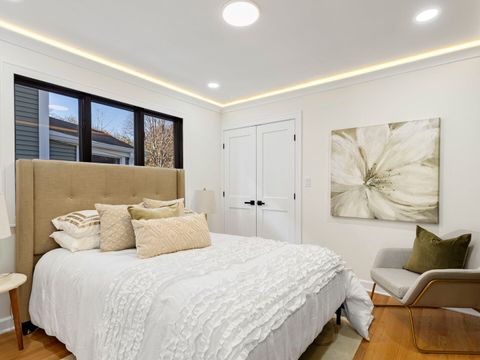 Tiny photo for 5625 W Leland Avenue, Chicago, IL 60630 (MLS # 12524448)