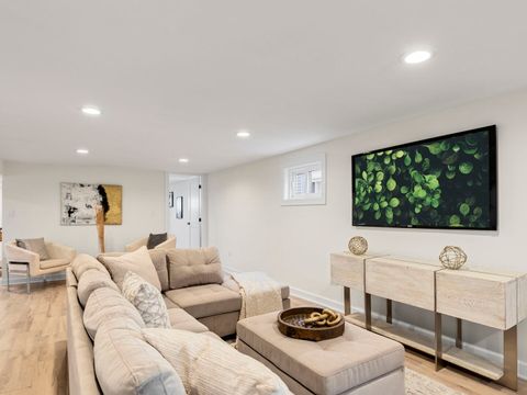 Tiny photo for 5625 W Leland Avenue, Chicago, IL 60630 (MLS # 12524448)