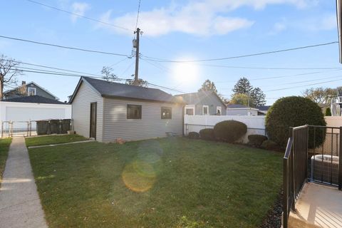 Tiny photo for 5625 W Leland Avenue, Chicago, IL 60630 (MLS # 12524448)