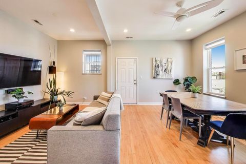 Tiny photo for 1537 W Augusta Boulevard #3R, Chicago, IL 60642 (MLS # 12551953)