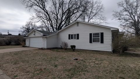 Tiny photo for 1 Parkwood Drive, Davenport, IA 52803 (MLS # 12597959)