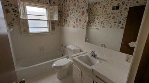 Tiny photo for 1 Parkwood Drive, Davenport, IA 52803 (MLS # 12597959)