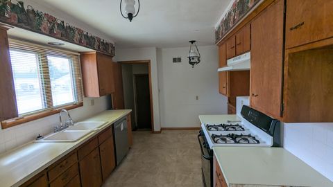 Tiny photo for 1 Parkwood Drive, Davenport, IA 52803 (MLS # 12597959)