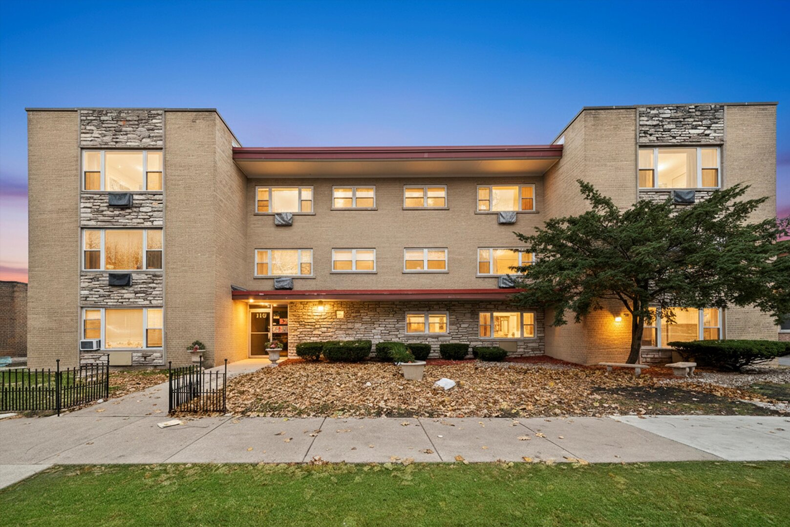 415 S Maple Avenue 202