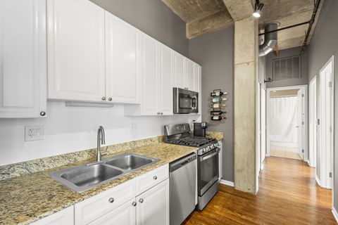 Tiny photo for 900 N Kingsbury Street #1071, Chicago, IL 60610 (MLS # 12555830)