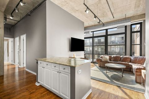 Tiny photo for 900 N Kingsbury Street #1071, Chicago, IL 60610 (MLS # 12555830)