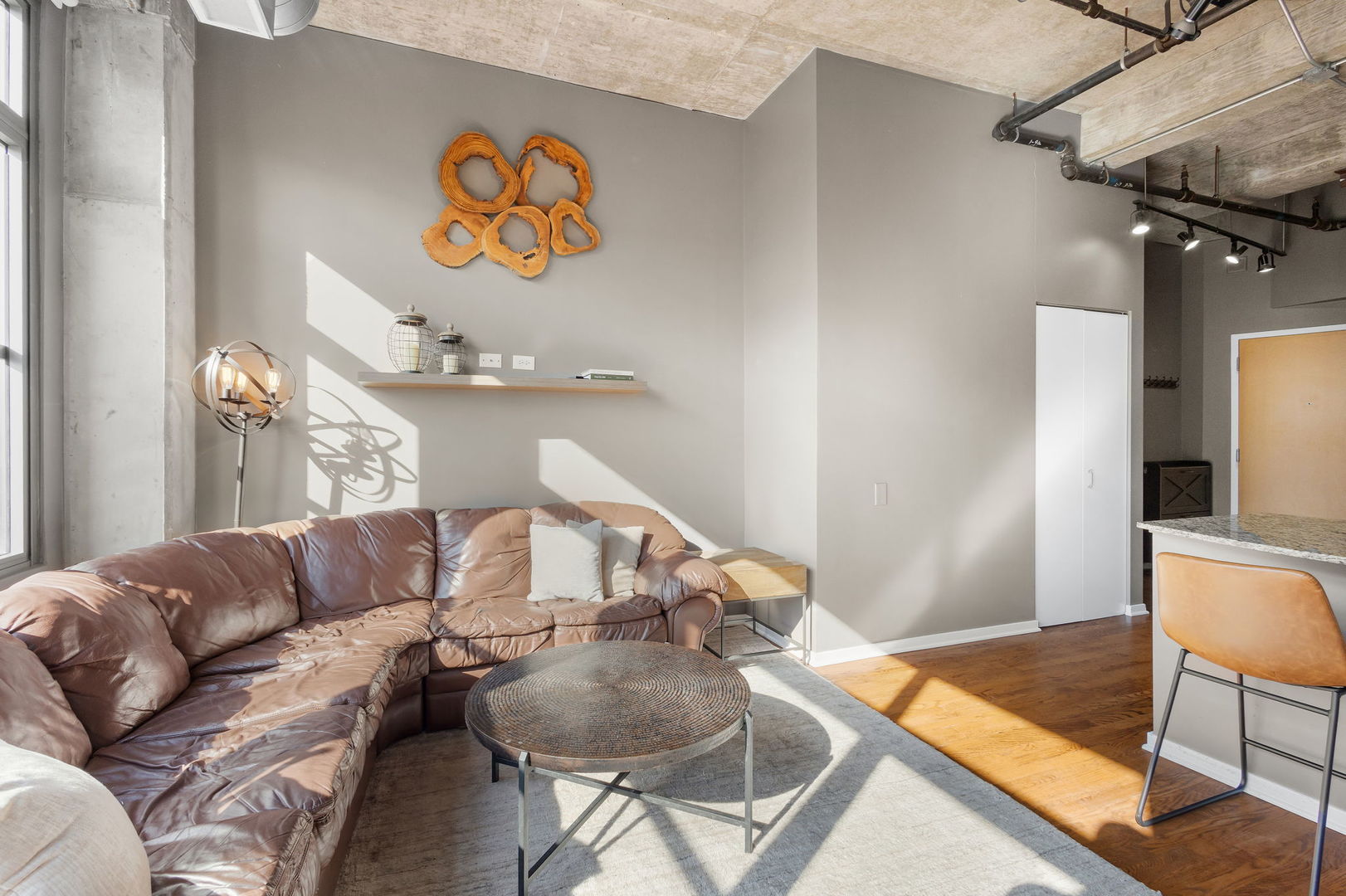 900 N Kingsbury Street 1071