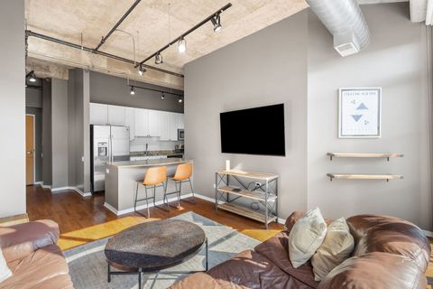 Tiny photo for 900 N Kingsbury Street #1071, Chicago, IL 60610 (MLS # 12555830)