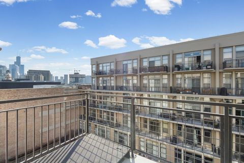 Tiny photo for 900 N Kingsbury Street #1071, Chicago, IL 60610 (MLS # 12555830)