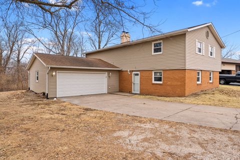 Photo of 110 Andrea Court, Cleveland, IL 61241 (MLS # 12569086)