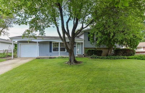 Photo of 535 Illini Drive, Carol Stream, IL 60188 (MLS # 12736328)