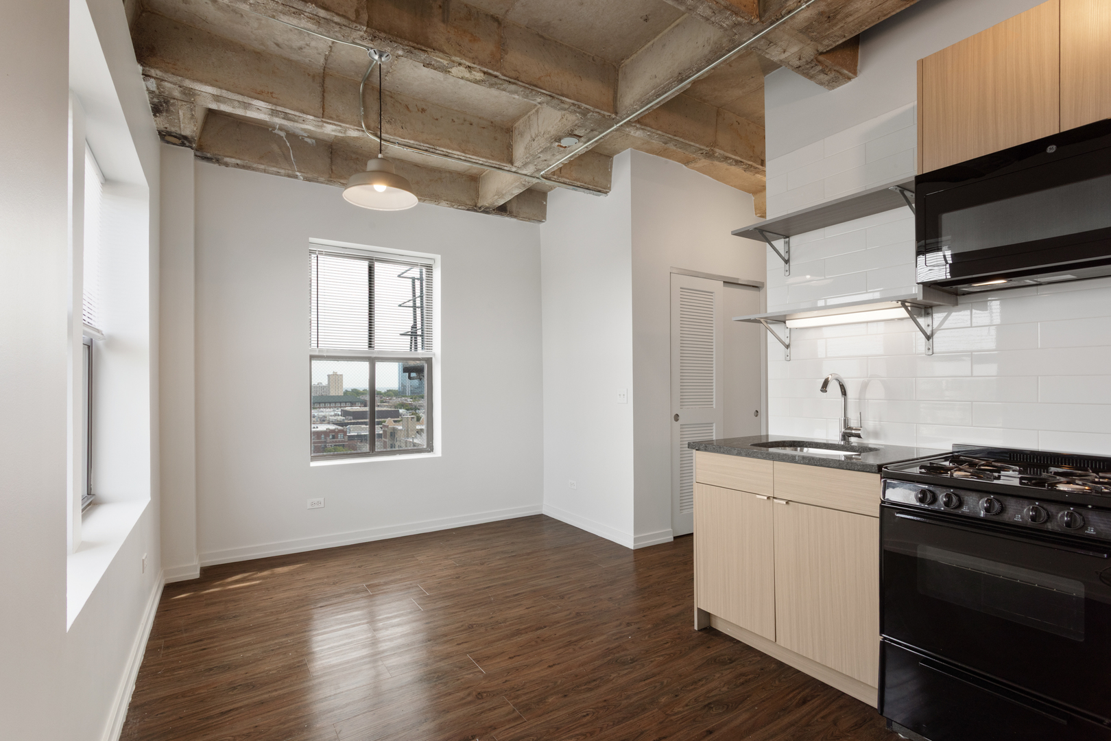 1325 W Wilson Avenue 402