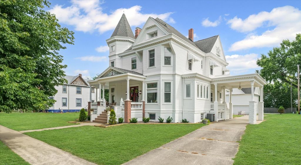 Photo for 242 W Center Street, Paxton, IL 60957 (MLS # 12409685)