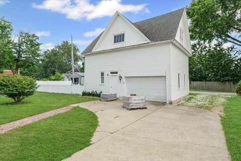 Tiny photo for 242 W Center Street, Paxton, IL 60957 (MLS # 12409685)
