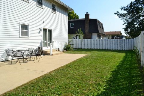 Tiny photo for 419 Charlestown Drive, Bolingbrook, IL 60440 (MLS # 12470049)