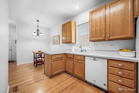 Tiny photo for 266 Charlotte Court, Cary, IL 60013 (MLS # 12605857)