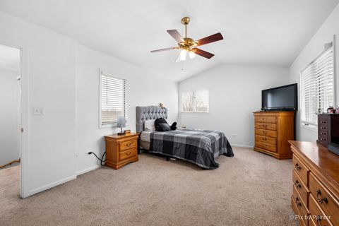 Tiny photo for 266 Charlotte Court, Cary, IL 60013 (MLS # 12605857)