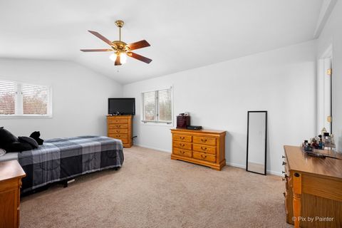 Tiny photo for 266 Charlotte Court, Cary, IL 60013 (MLS # 12605857)