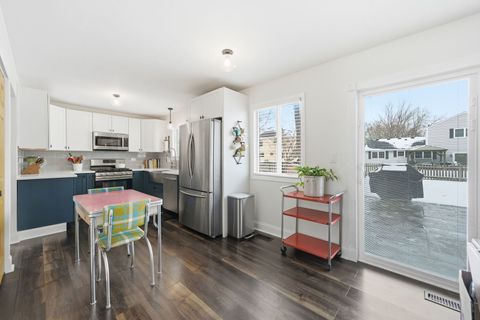 Tiny photo for 30W240 Leominster Court, Warrenville, IL 60555 (MLS # 12594755)