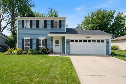 Photo of 30W240 Leominster Court, Warrenville, IL 60555 (MLS # 12594755)