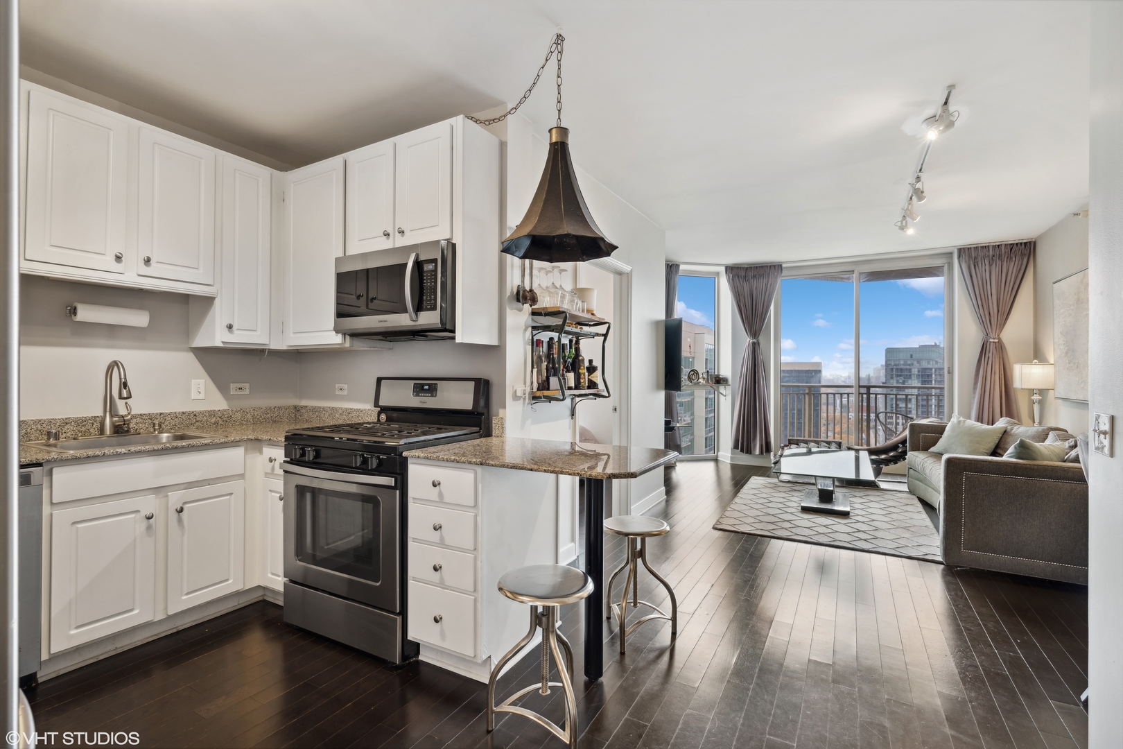 645 N KINGSBURY Street 2307