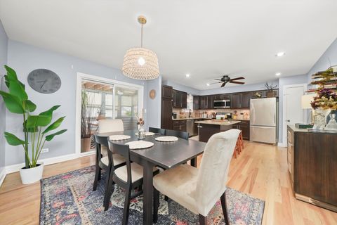 Tiny photo for 530 N Fairfield Avenue, Lombard, IL 60148 (MLS # 12458405)