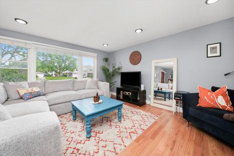 Tiny photo for 530 N Fairfield Avenue, Lombard, IL 60148 (MLS # 12458405)