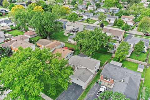 Tiny photo for 530 N Fairfield Avenue, Lombard, IL 60148 (MLS # 12458405)