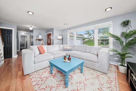 Tiny photo for 530 N Fairfield Avenue, Lombard, IL 60148 (MLS # 12458405)