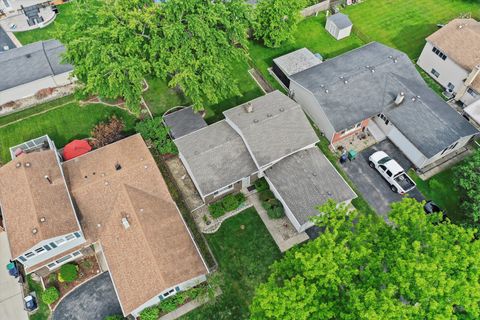 Tiny photo for 530 N Fairfield Avenue, Lombard, IL 60148 (MLS # 12458405)