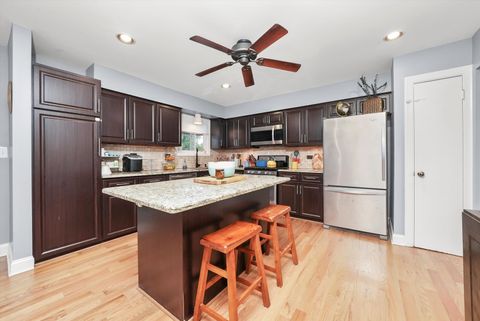 Tiny photo for 530 N Fairfield Avenue, Lombard, IL 60148 (MLS # 12458405)