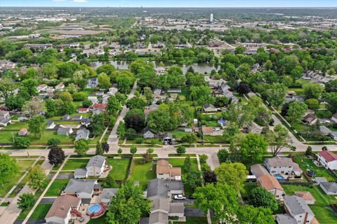 Tiny photo for 530 N Fairfield Avenue, Lombard, IL 60148 (MLS # 12458405)