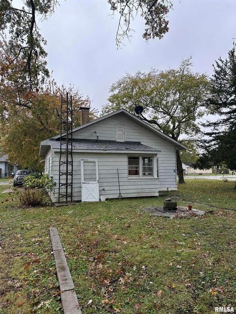 Tiny photo for 25 S WALNUT Street, Tamaroa, IL 62888 (MLS # EB460306)