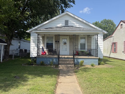 Photo of 409 E 11th Street, Metropolis, IL 62960 (MLS # 12697089)