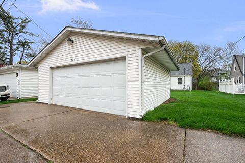 Tiny photo for 925 24th Street, Moline, IL 61265 (MLS # 12605118)