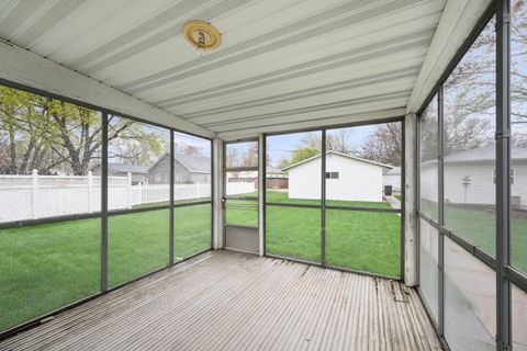 Tiny photo for 925 24th Street, Moline, IL 61265 (MLS # 12605118)