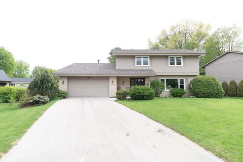 Photo of 5841 Hoylake Drive, Rockford, IL 61107 (MLS # 12646747)