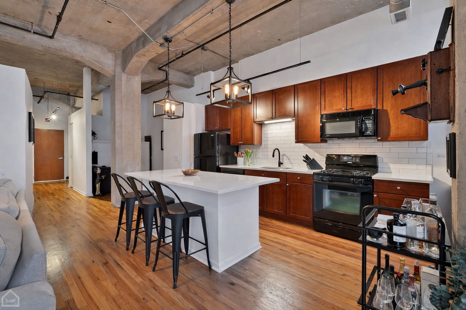 210 S Desplaines Street 404