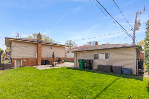 Tiny photo for Westchester, IL 60154 (MLS # 12616406)