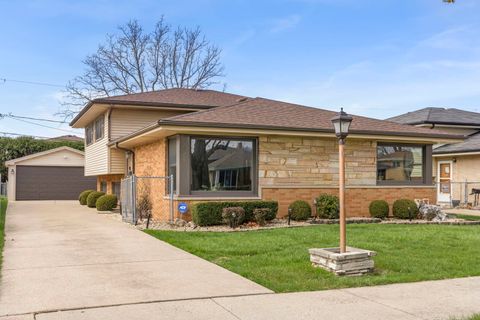 Tiny photo for Westchester, IL 60154 (MLS # 12616406)