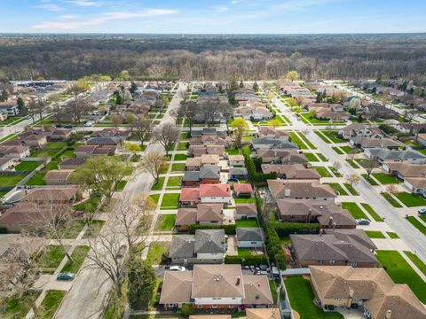 Tiny photo for Westchester, IL 60154 (MLS # 12616406)