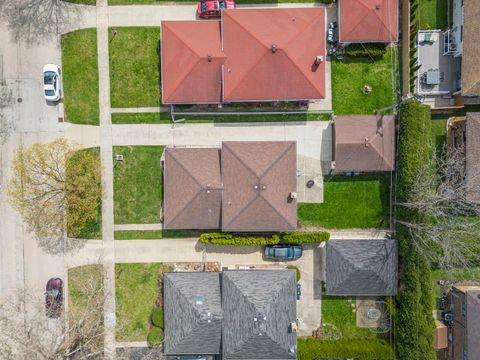 Tiny photo for Westchester, IL 60154 (MLS # 12616406)