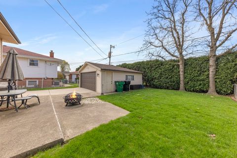 Tiny photo for Westchester, IL 60154 (MLS # 12616406)