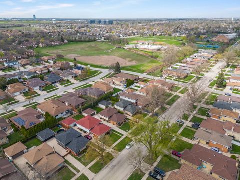 Tiny photo for Westchester, IL 60154 (MLS # 12616406)